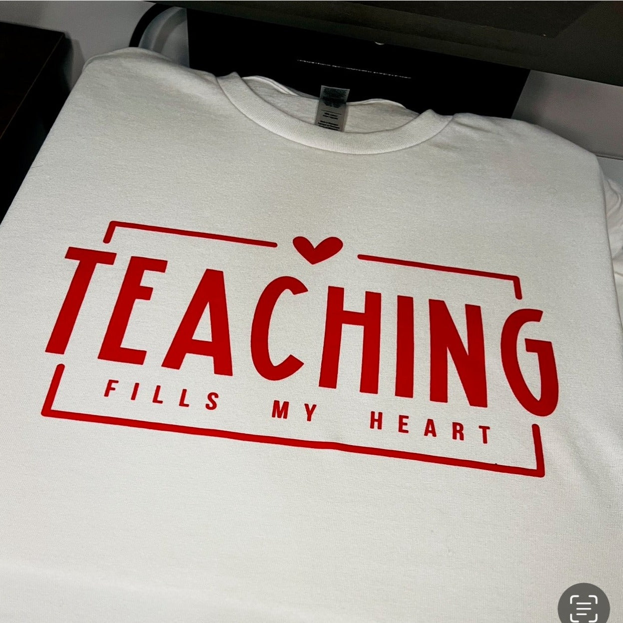 Short sleeve t-shirt "Teaching Fills My Heart".